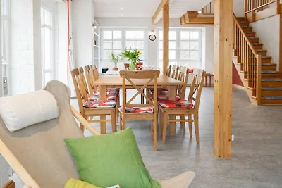 XL: 10-Raum-Ferienhaus mit Terrasse (270m²)