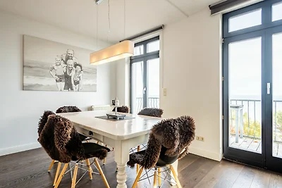 Villa Schering, App. 4 Black & White