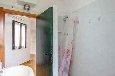 Felshaus über dem Wasser - Nr. S338.1