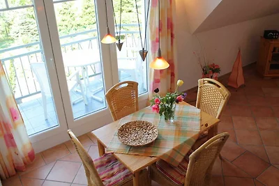 Nr. 1_3-Raum-Ferienwohnung mit Balkon bis 5...