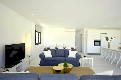 44372 Villa de Diseny