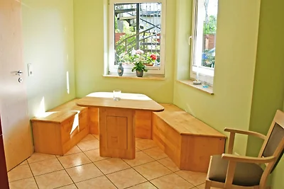 ***Ferienwohnung mit Terrasse*** / Fam. Dinda