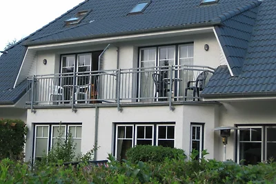 Nr. 1_3-Raum-Ferienwohnung mit Balkon bis 5...