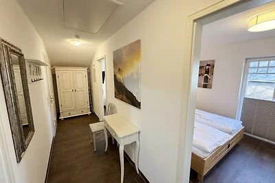 Wohnung 03 mit Kamin, Balkon & Meerblick