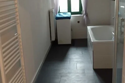 I. OG 82m², 2 Zi. mit Balkon