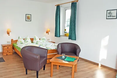 02 Doppelzimmer mit Terrasse