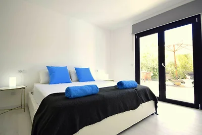 44372 Villa de Diseny