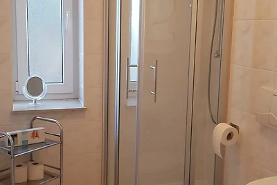 3 Raum/ Balkon mit Gartenzugang