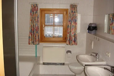 Ferienhaus in Holzbauweise mit überdachter Te...