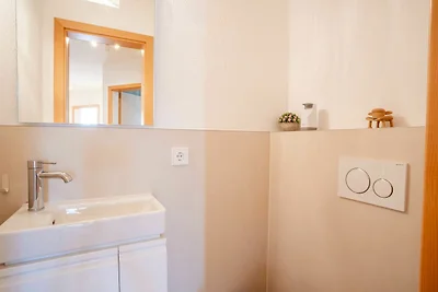 Ferienwohnung mit Bergblick, Balkon und...