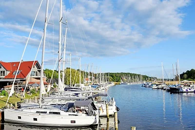 08 Ferienwohnung mit Terrasse am Hafen in...