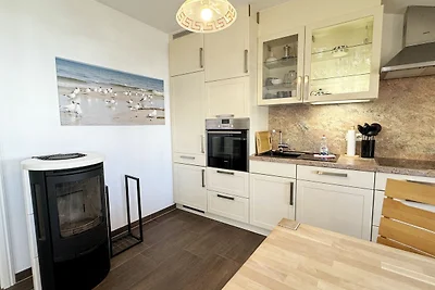 Wohnung 04 mit Kamin, Balkon & Meerblick