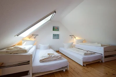 2-Raum-Ferienwohnung, 6 Personen, Balkon, OG...