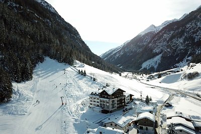 Zimmer mit Balkon