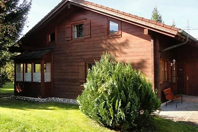 Ferienhaus in Holzbauweise mit grossem Garten...