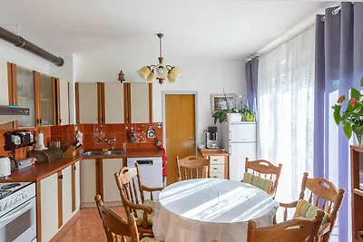 Tinka, Apartment No 12