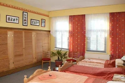 Mehrbettzimmer - gelbes Zimmer