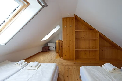 2-Raum-Ferienwohnung, 6 Personen, Balkon, OG...
