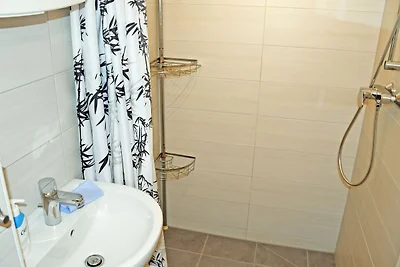 2-Raum-Ferienwohnung mit Terrasse in ruhiger...