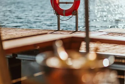 1. Schwimmendes Ferienhaus Möwe 1