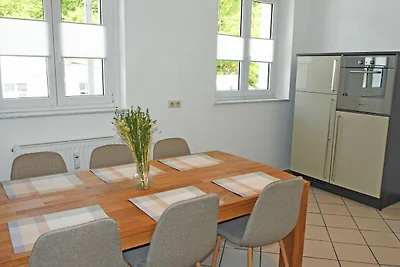 10 2-Raum-Ferienwohnung mit Balkon