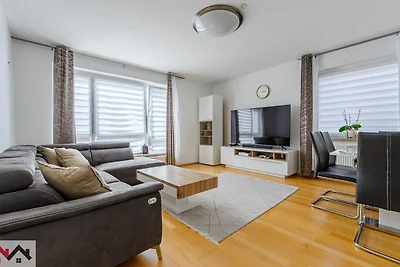 1.9 km zur Messe 3-Zimmer-Wohnung in Laatzen...