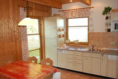 Freundliches Holzhaus mit zwei Schlafzimmern...