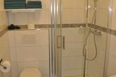 Familienzimmer mit Dusche - Zi 2 Fam