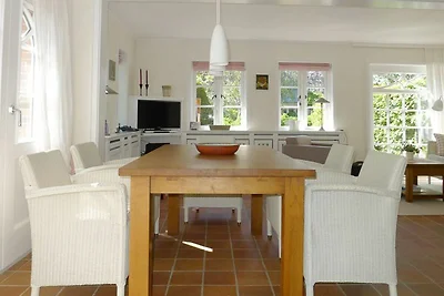 Haus Josias B - links