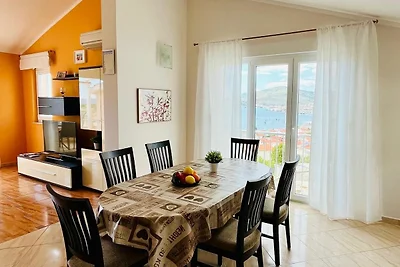Holiday flat family holiday Okrug Gornji