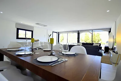 44372 Villa de Diseny