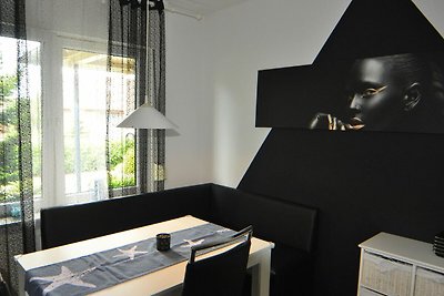 Haus Kenzo, 65348