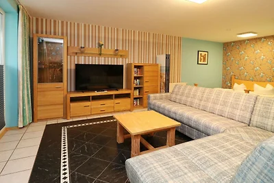 Q06 max. 4 Pers. komb. Wohn-Schlafzimmer...