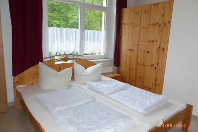 Ferienwohnung für 5 Personen Bernstein 4