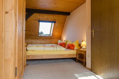 Ferienwohnung im DG mit Terrasse im Garten