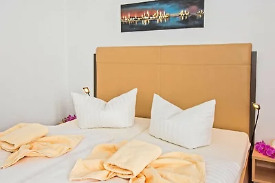 Ferienwohnung im Seitenflügel mit Waldblick