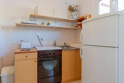Tinka, Apartment No 7