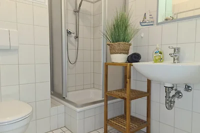 A9: Seeblick 2-Raum-Fewo (34m², max. 3 Pers.)