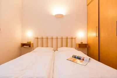 Villa Artemis, 02 Athos