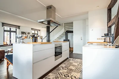 Villa Schering, App. 4 Black & White