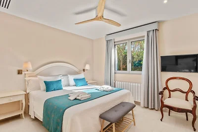 44377 BELLVIURE LUXURY VILLA
