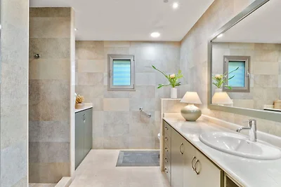 44377 BELLVIURE LUXURY VILLA