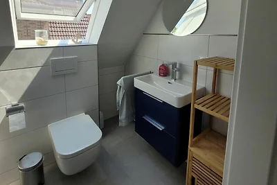 STR-02 - Geschmackvolle und helle Fewo für 4...