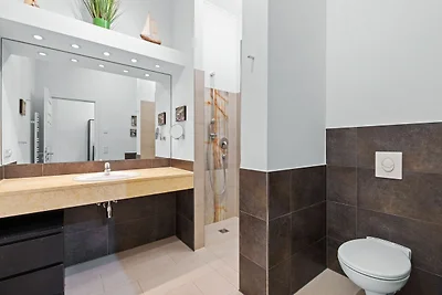 Schloss Hohen Niendorf bei Kühlungsborn, Kami...