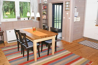 Blockhaus mit Zaun