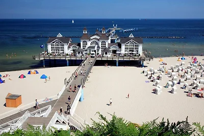 08 Ferienwohnung mit Terrasse am Hafen in...