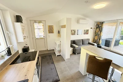 Bungalow 02 Fantasie mit Terrasse