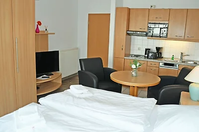 04 schöne 1-Raum-Fewo tlw.