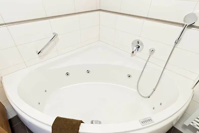 GRA-303 - Ferienwohnung mit Whirlpool und Sau...