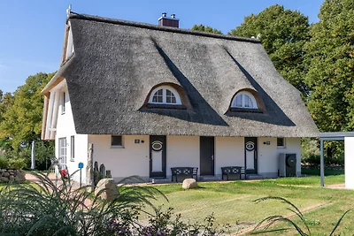 Reet-Haus XL mit 4 Schlafzimmern, Kamin und...